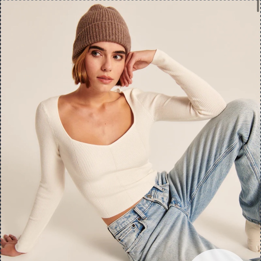 Abercrombie & Fitch Sweetheart Sweater